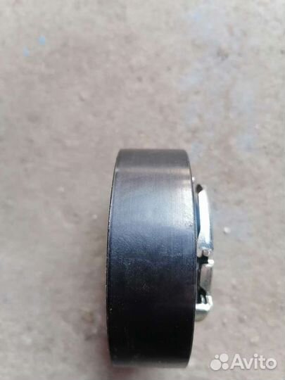 Ролик-натяжитель ремня грм