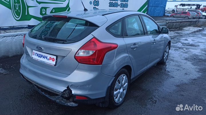 Датчик кислородный левый задний Ford Focus 3 13275