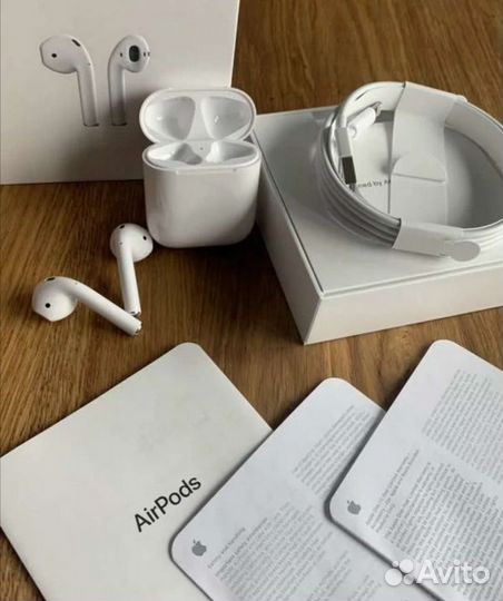 Беспроводные наушники AirPods