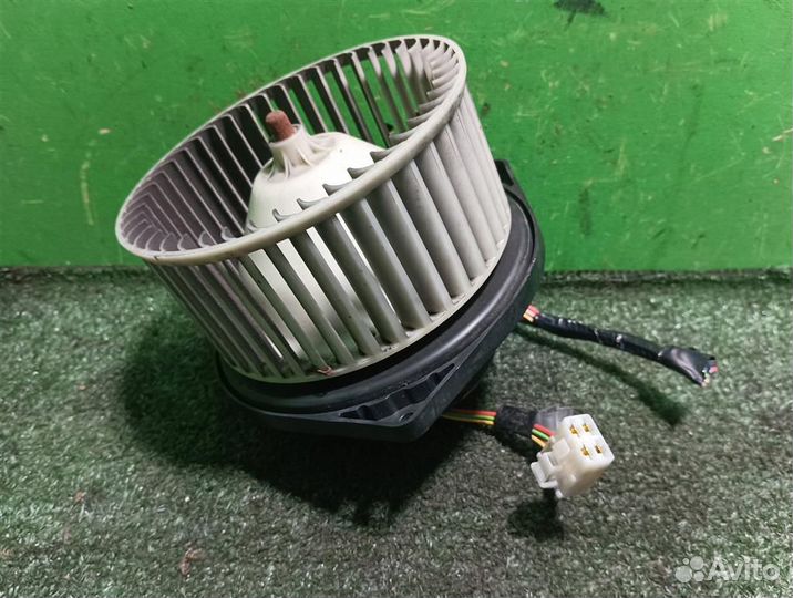 Моторчик печки Suzuki Ignis 2007