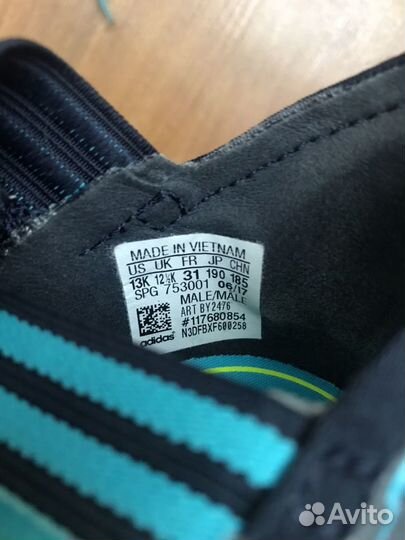 Adidas кросовки для игры в футбол