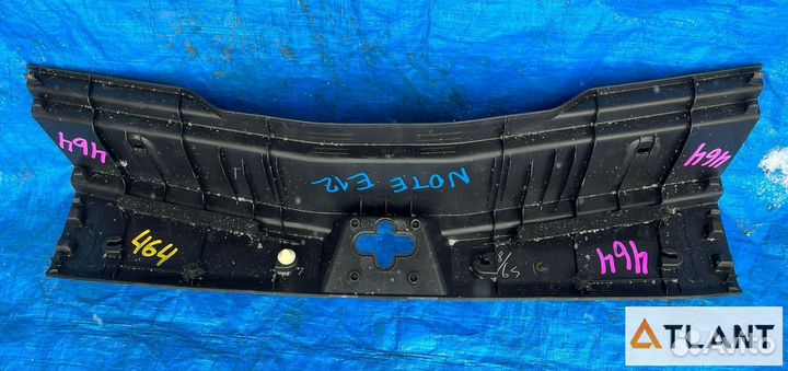 Пластик замка багажника nissan note