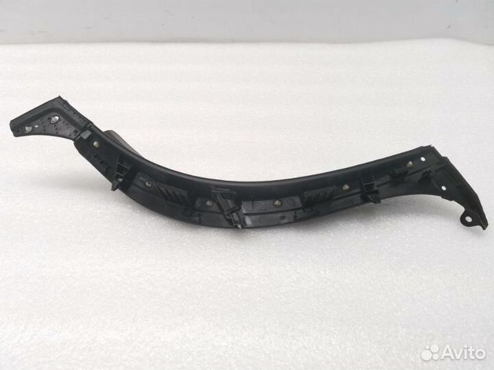 Уплотнитель крыла левый Mitsubishi Pajero Sport