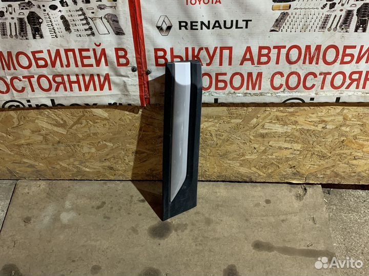 Накладка задней правой двери Mitsubishi Outlander3