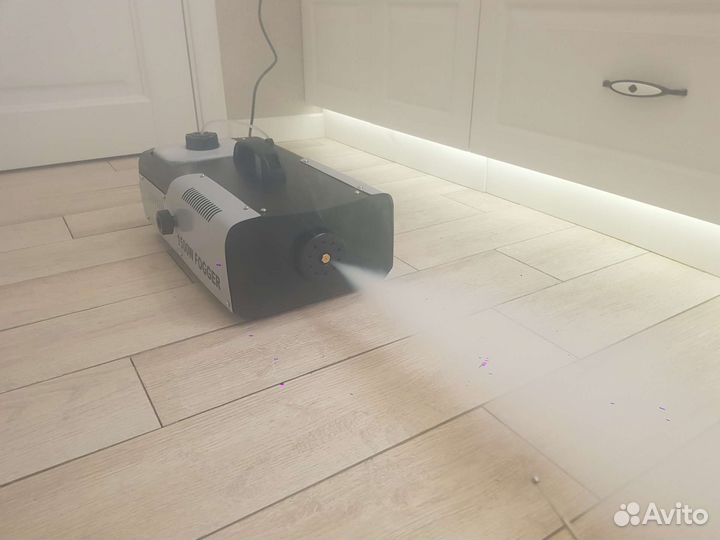 Дым машина 1500 вт (на 1 день)