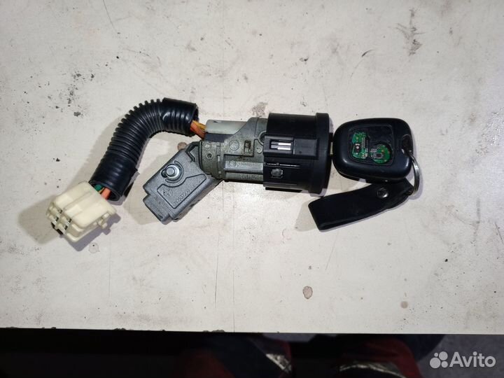 Замок зажигания на Пежо 107 2007г