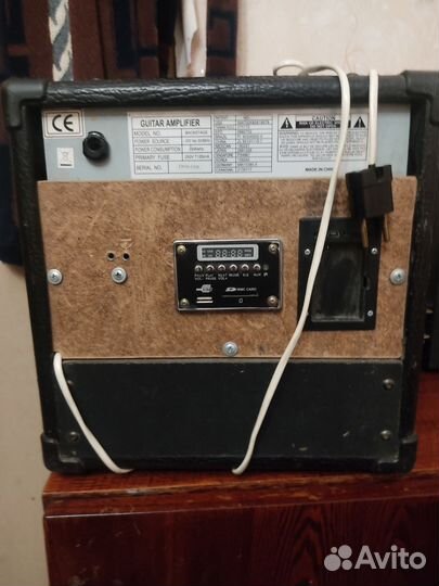 Басовый комбоусилитель