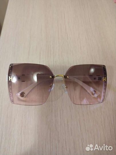 Солнцезащитные очки женские италия