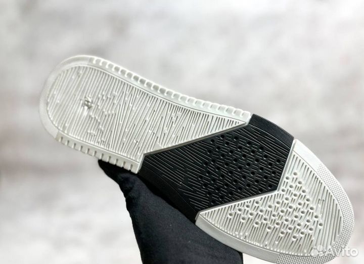 Кроссовки Boss надежные