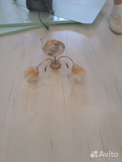 Продам люстры