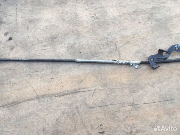 Трос ручного тормоза ручника правый Audi A4 B6 B7