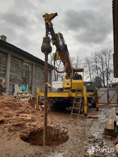 Бурение колодцев машиной