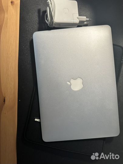 Apple MacBook Air (13-inch, Mid 2011)