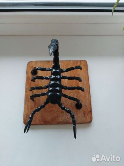 Продам кованного скорпиона
