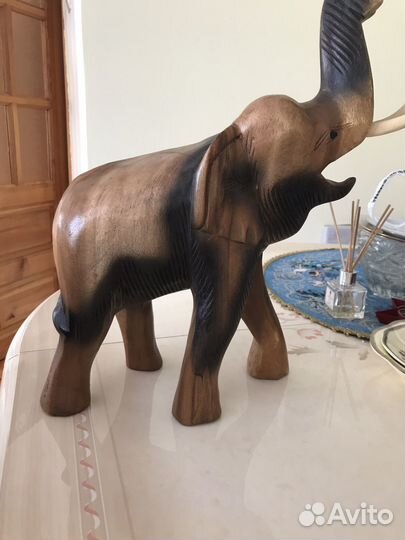 Статуэтка слон из дерева