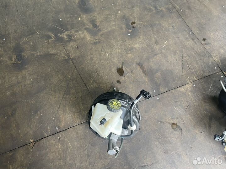 Вакуумный усилитель тормозов на Мерседес w204