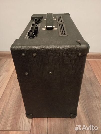 Гитарный комбоусилитель с эффектами VOX DA20