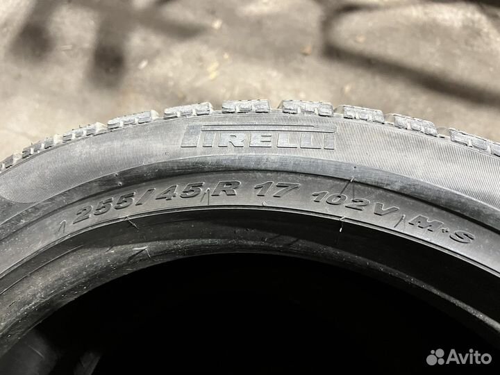 Pirelli Sottozero Winter 240 255/45 R17 102V