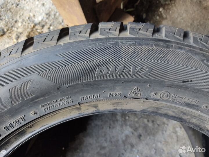 Bridgestone Blizzak DM-V2 285/50 R20 112T