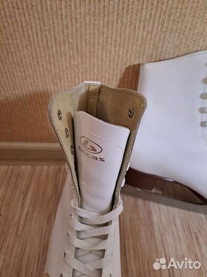 Коньки женские