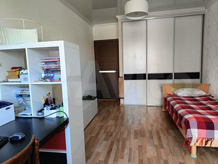 3-к. квартира, 90 м², 5/10 эт.