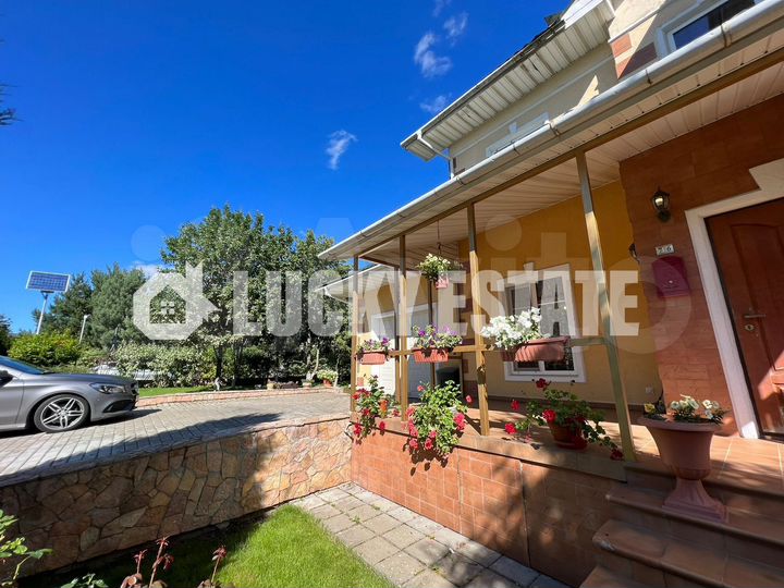 Коттедж 300 м² на участке 11,4 сот.