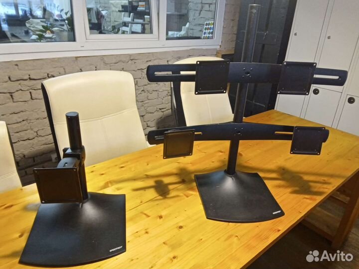 2 кронштейна Ergotron DS 100 на 1 и 4 монитора