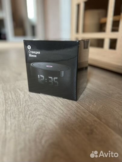 Яндекс станция алиса мини с часами