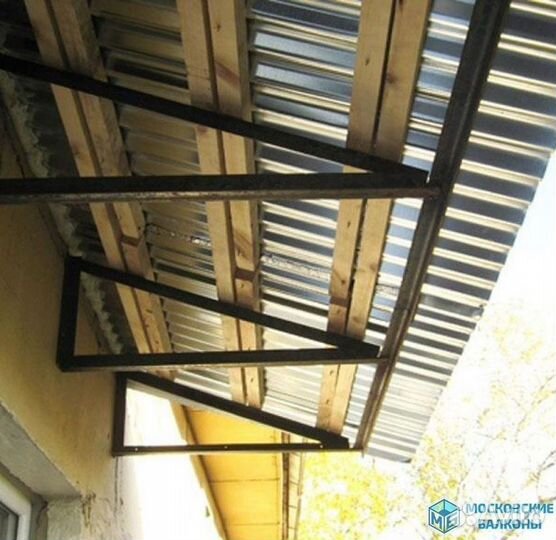 Крыша из профнастила для балконов