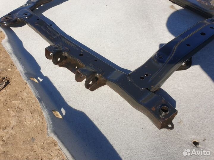 Балка подмоторная Подрамник Renault Logan Sandero