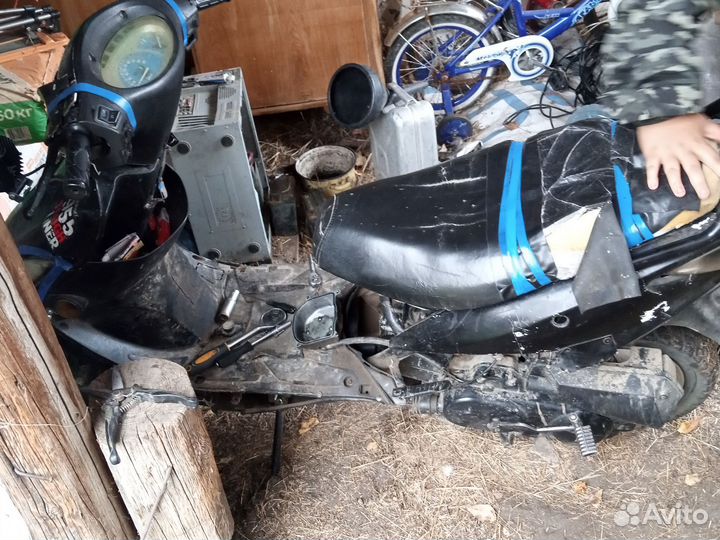 Продам скутер vento 2013 года