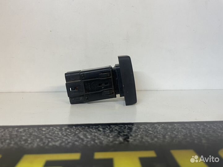 Кнопка аварийной сигнализации Логан Logan 2005