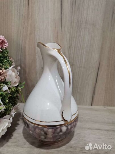 Винтажный кувшин