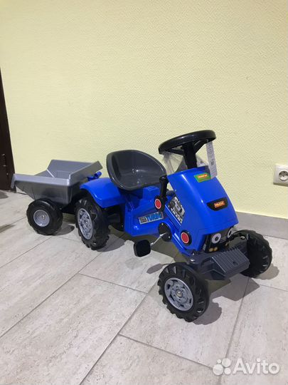 84651/Каталка-трактор с педалями 