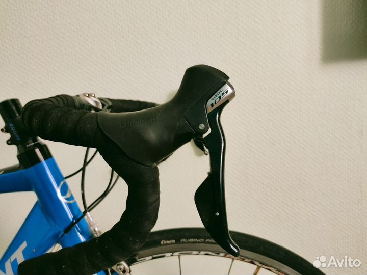 Шоссейный велосипед Giant defy