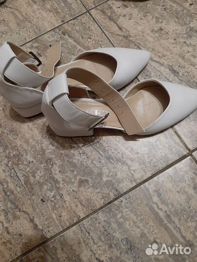 Туфли белые кожаные 35 р