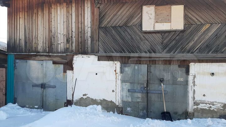 Гараж, > 30 м²