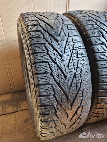 Nokian Tyres Hakkapeliitta R2 SUV 225/60 R17 99R