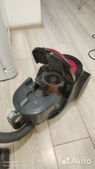 Пылесос LG 2000w