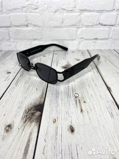 Солнцезащитные очки Gentle Monster Black