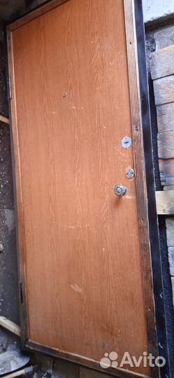 Дверь входная металлическая