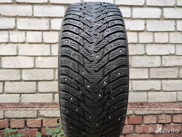 Nokian Tyres Hakkapeliitta 8 215/55 R17
