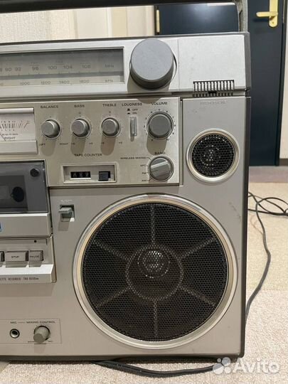 Hitachi TRK-8600 кассетная магнитола