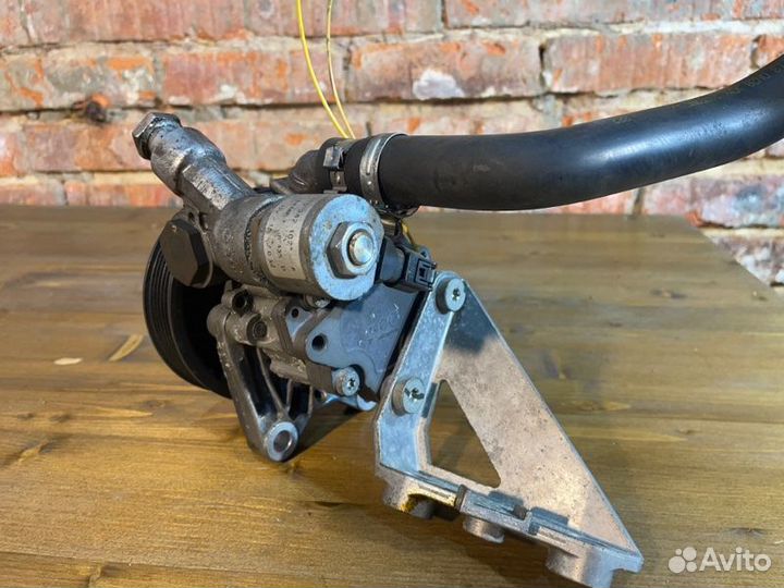 Насос гидроусилителя руля передний Bmw 5 E60