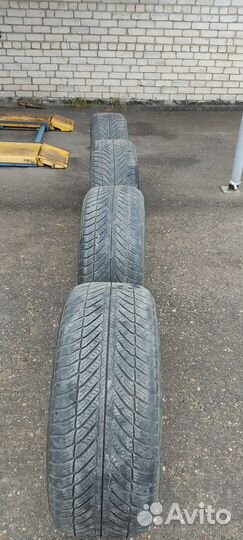 Goodyear UltraGrip 255/50 R19