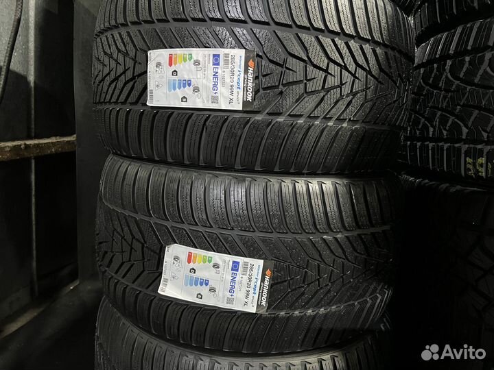 Hankook Winter I'Cept Evo 3 W330 275/35 R19 и 285/30 R20 101V