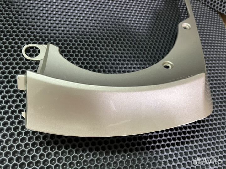 Накладка двери багажника Тойота Рав 4