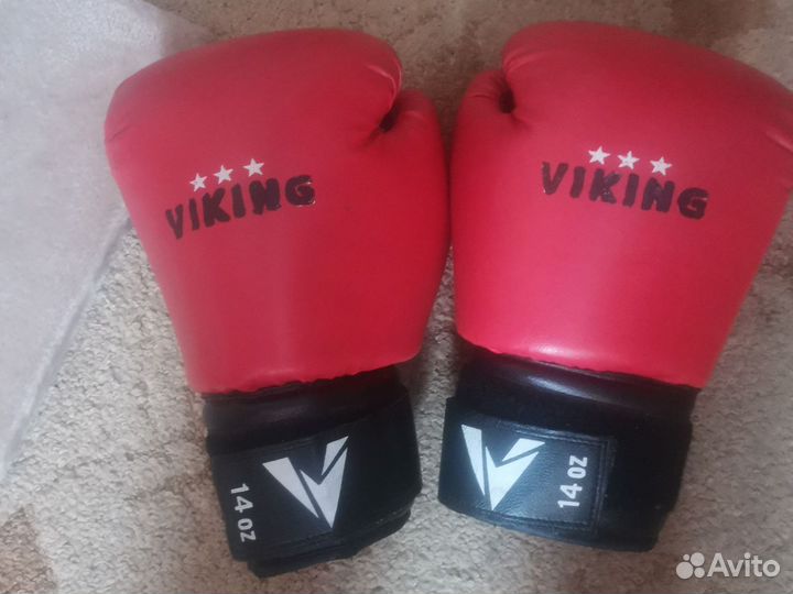Боксерские перчатки