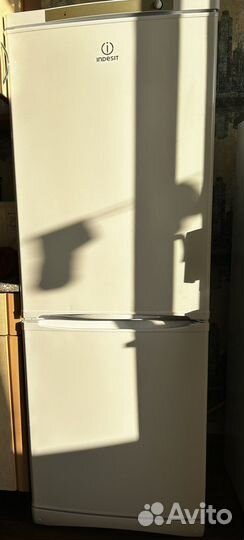 Холодильник indesit