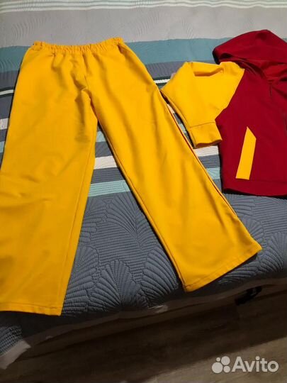 Спортивный костюм женский